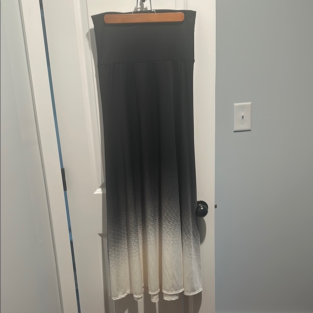 Lularoe Elegant Black and White Gradient Skirt
